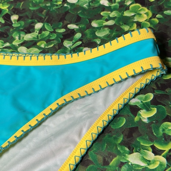 Cupshe Swim Bikini Bottom Swimwear Blue/Yellow size Large NWOT Crochet detail - Picture 12 of 16